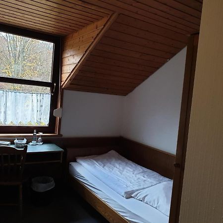Autobahnraststatte Und Hotel Riedener Wald Ost Hausen  Eksteriør billede