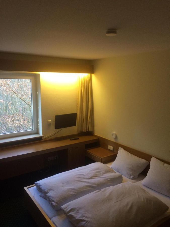 Autobahnraststatte Und Hotel Riedener Wald Ost Hausen  Eksteriør billede